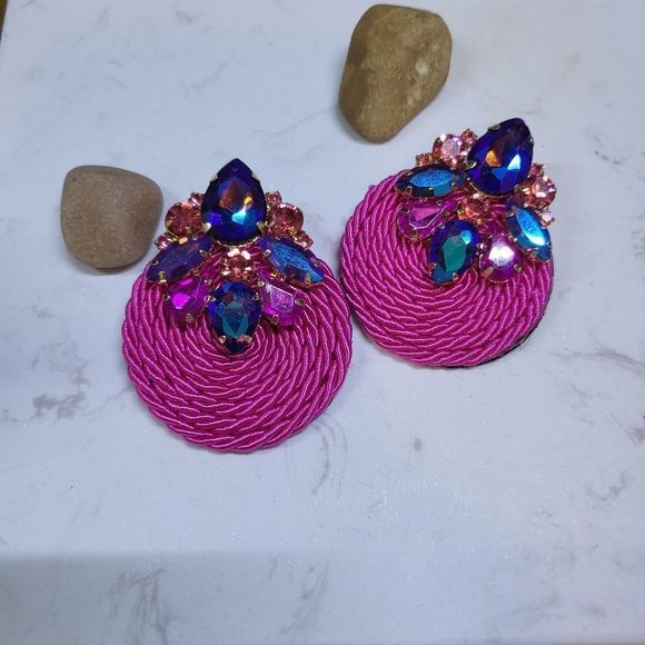 Handmade medium size earrings green pink Crystals - Picture 4 of 6